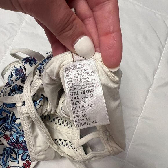 Sexy Lace Up Bikini - Picture 4 of 5